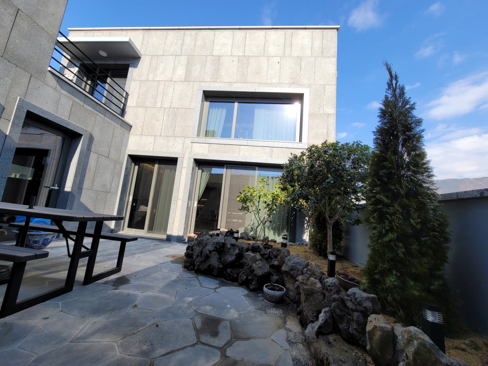 8054_copy_8197_3695294320_BPHDGK7M_63a4510cd83f834b3e69110929595ab2a9da4012.jpg 이미지크게보기