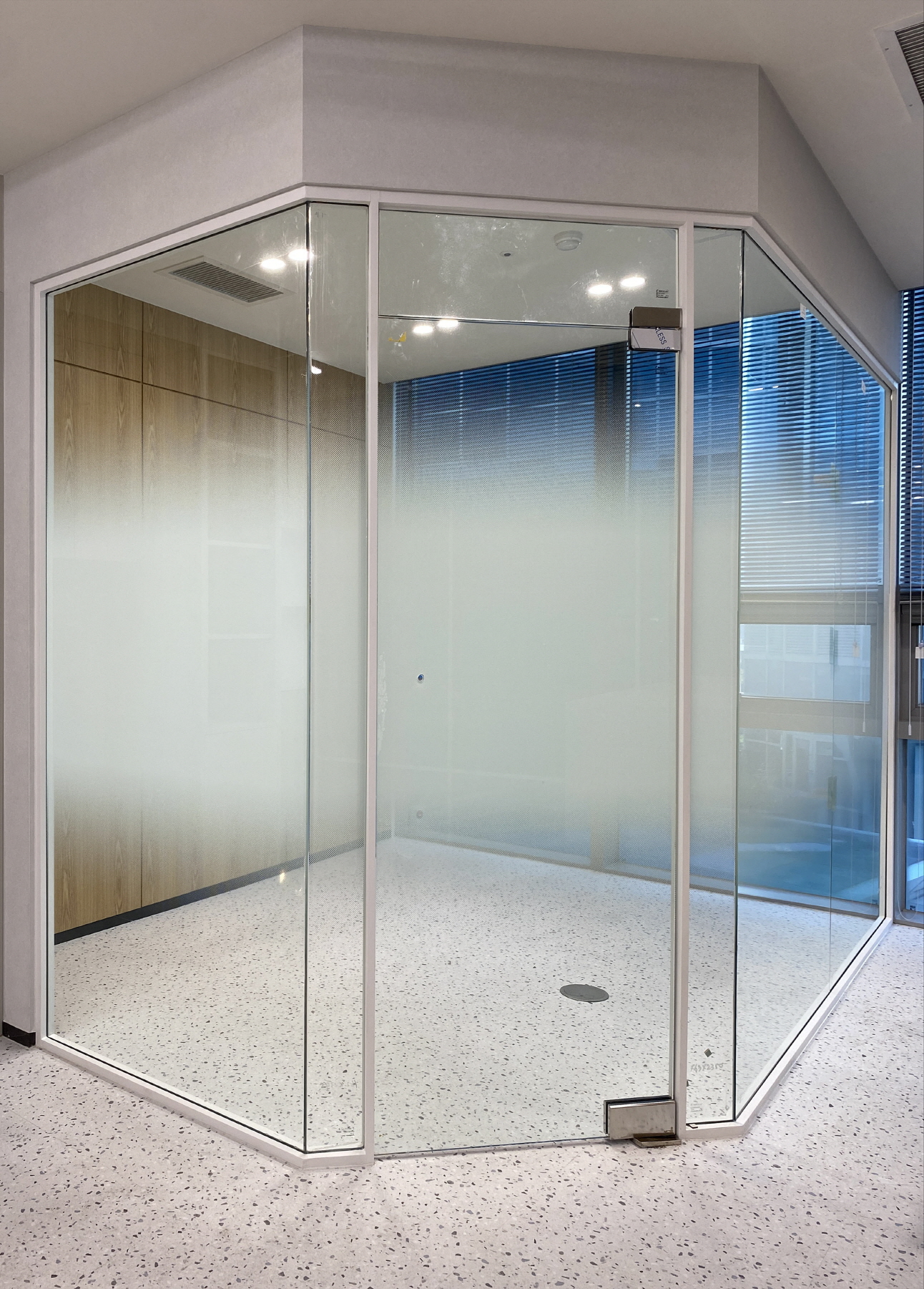 /user/r/roaddesign/editor/2509/ac7ae1d706a43a3f5f5eafacb494f601_1757315830_6469.jpg 이미지크게보기