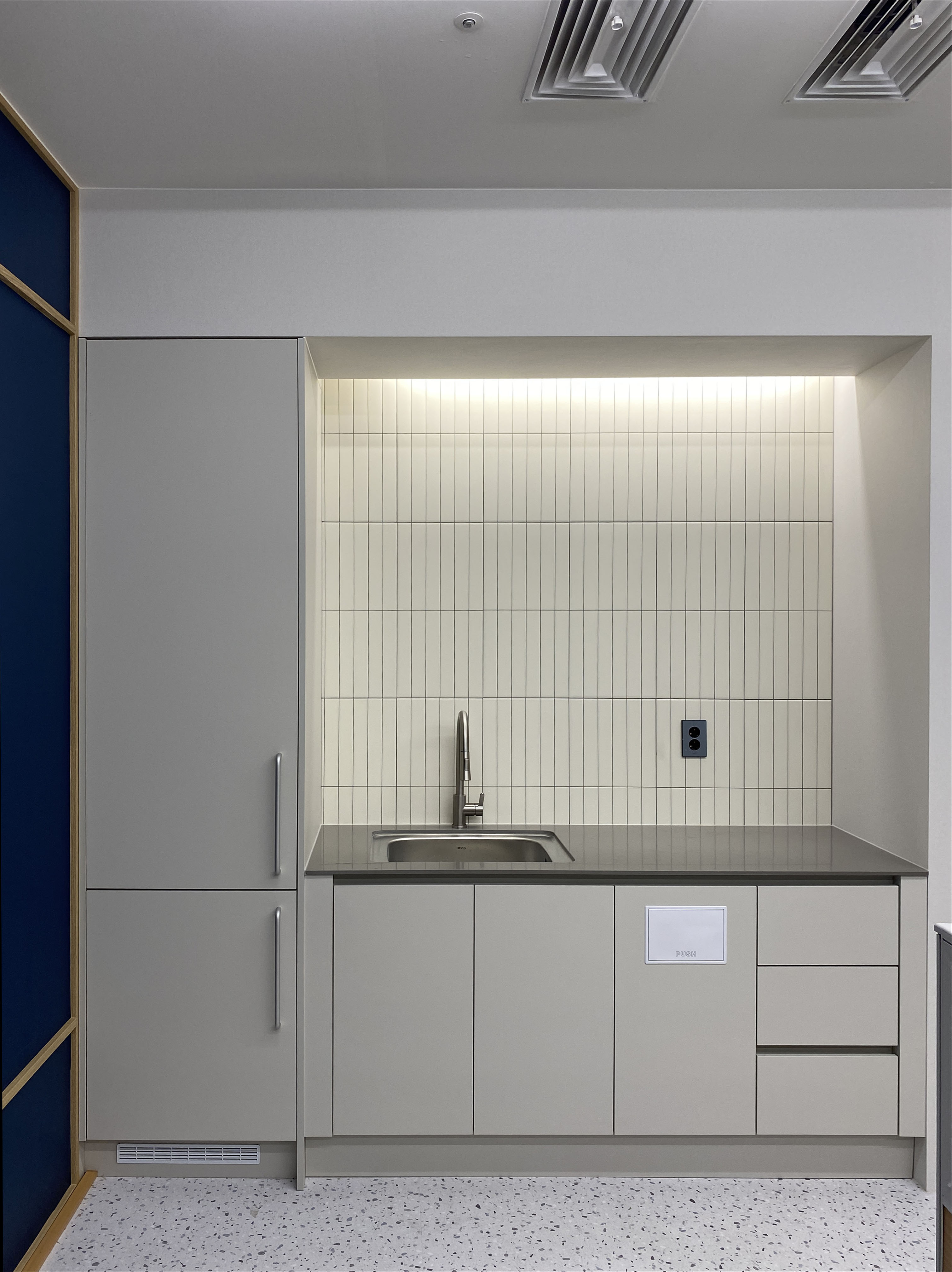 /user/r/roaddesign/editor/2509/ac7ae1d706a43a3f5f5eafacb494f601_1757315831_1473.jpg 이미지크게보기